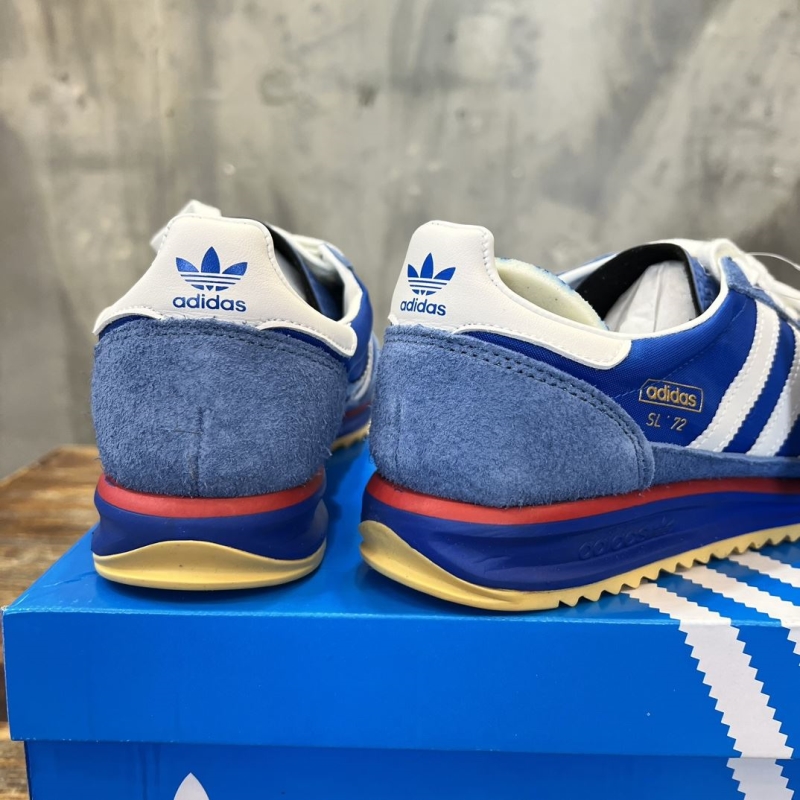 Adidas Sneakers